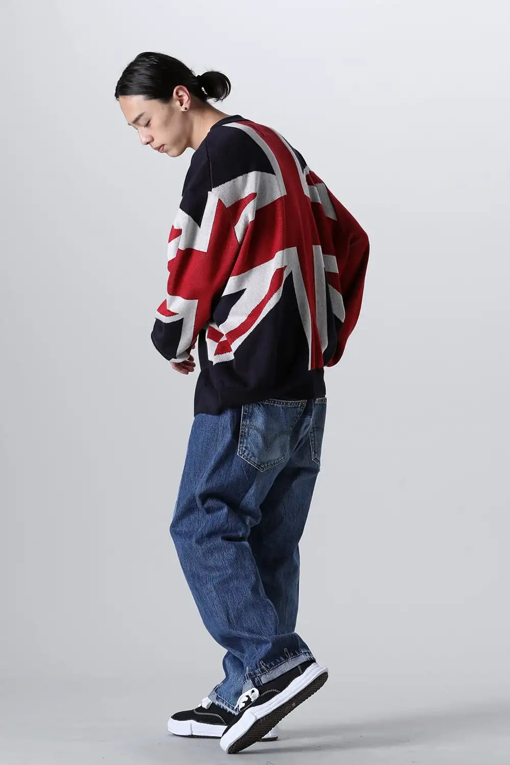 crew neck sweater.(union jack)