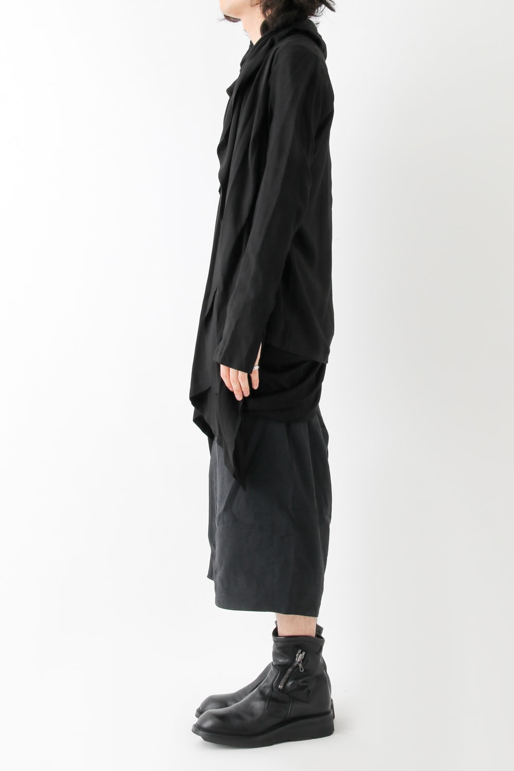 17PFW Shirring Hooded Robe