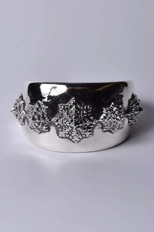 フラワー E バングル