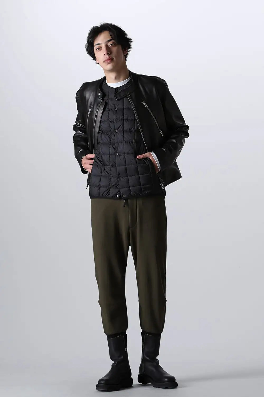 MOUNTAIN HI-SPEC CREW NECK DOWN VEST＜900FP+＞ Black