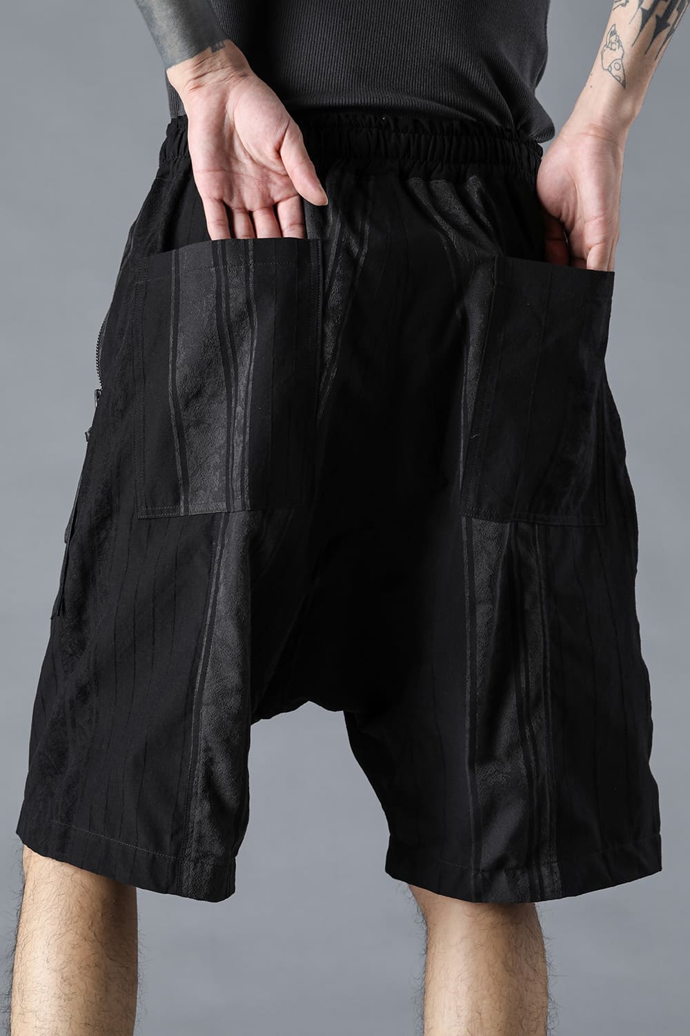 Crack Random Stripe Jacquard Baggy Shorts