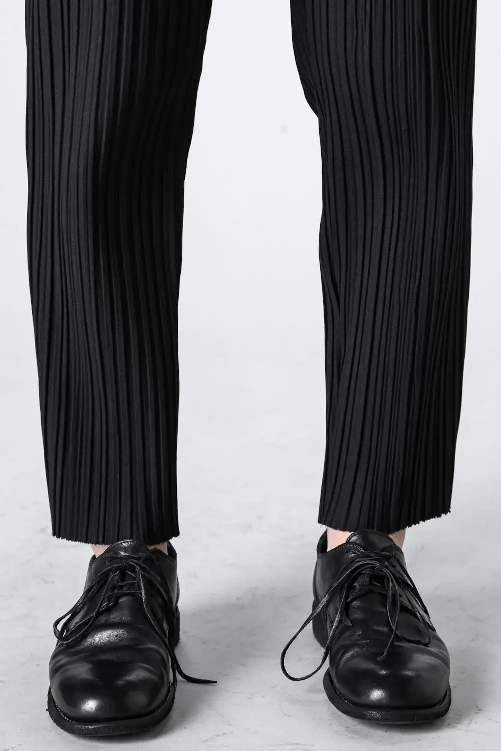 プリーツパンツ