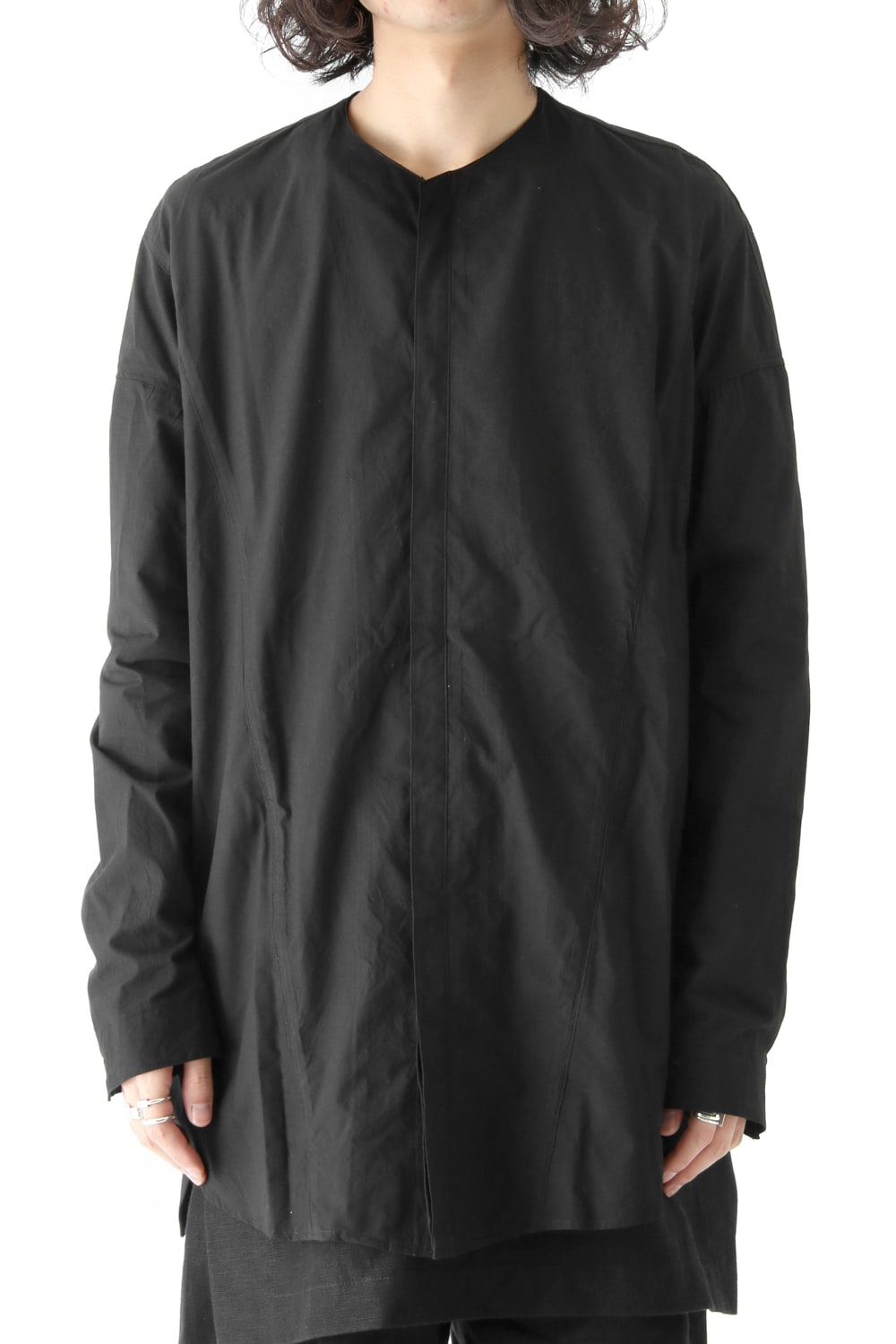 SEAMED COLLARLESS SHIRT