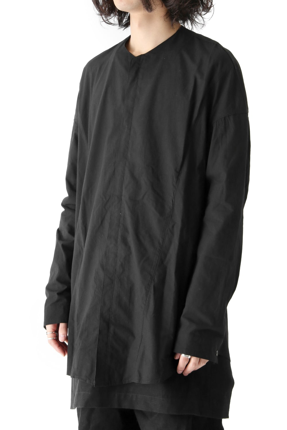 SEAMED COLLARLESS SHIRT