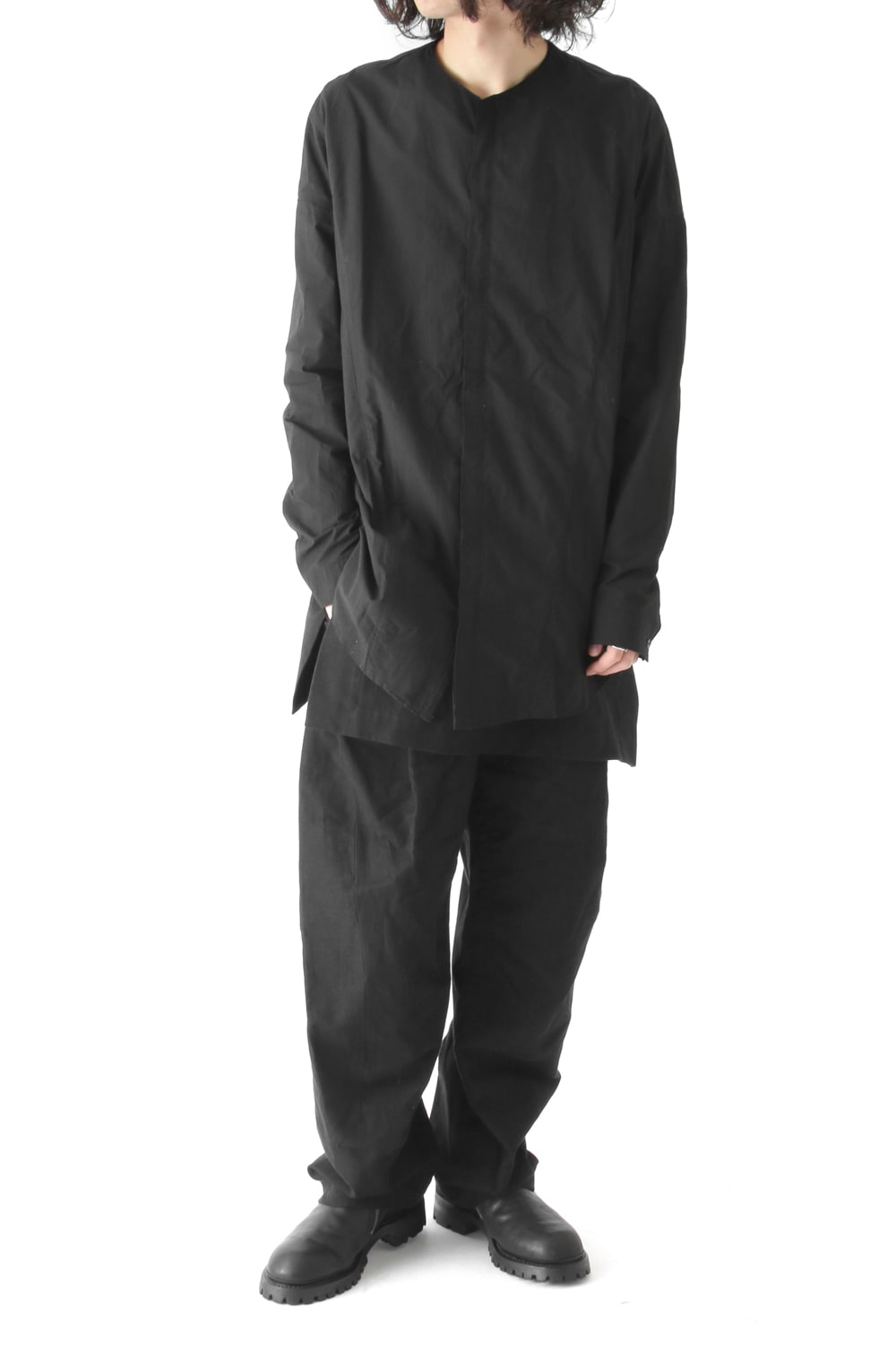 SEAMED COLLARLESS SHIRT