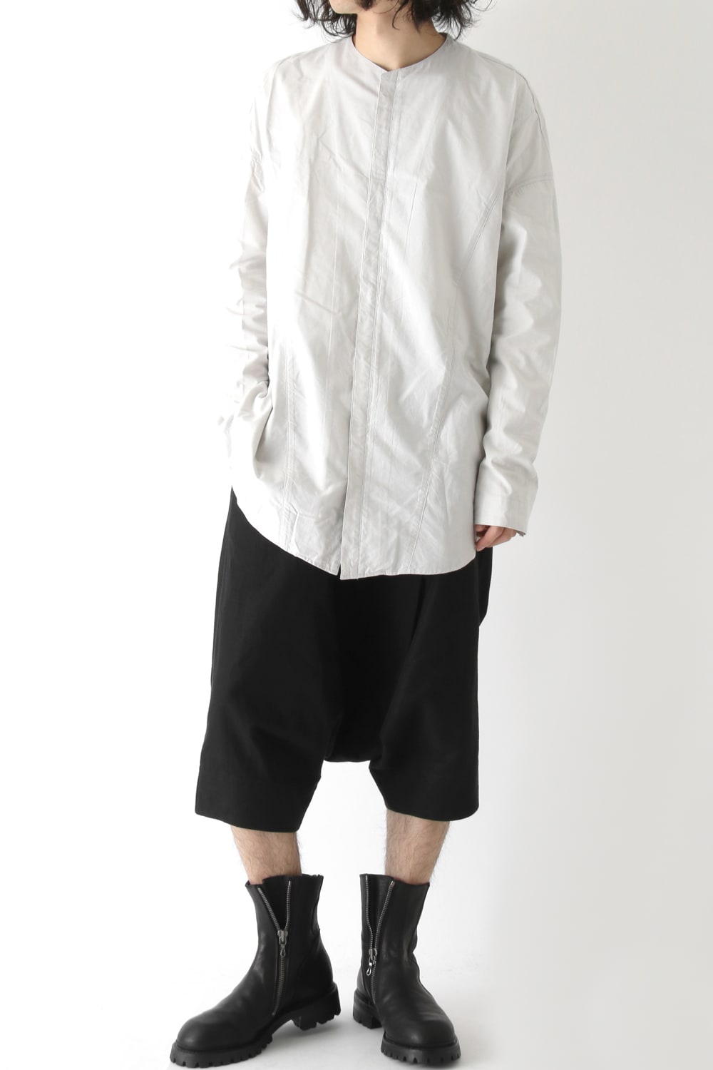 SEAMED COLLARLESS SHIRT