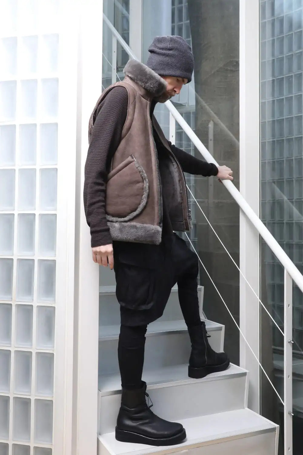 ハイネックベスト シープスキン ワームグレイ