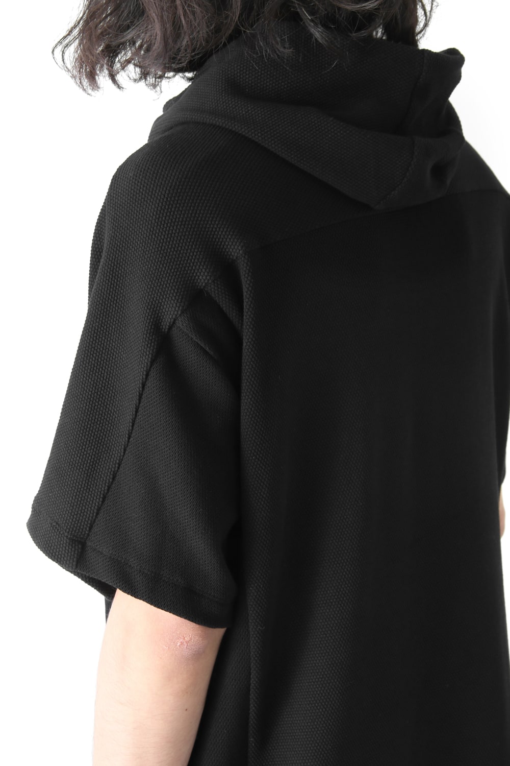 ROUND HOODIE - JULIUS