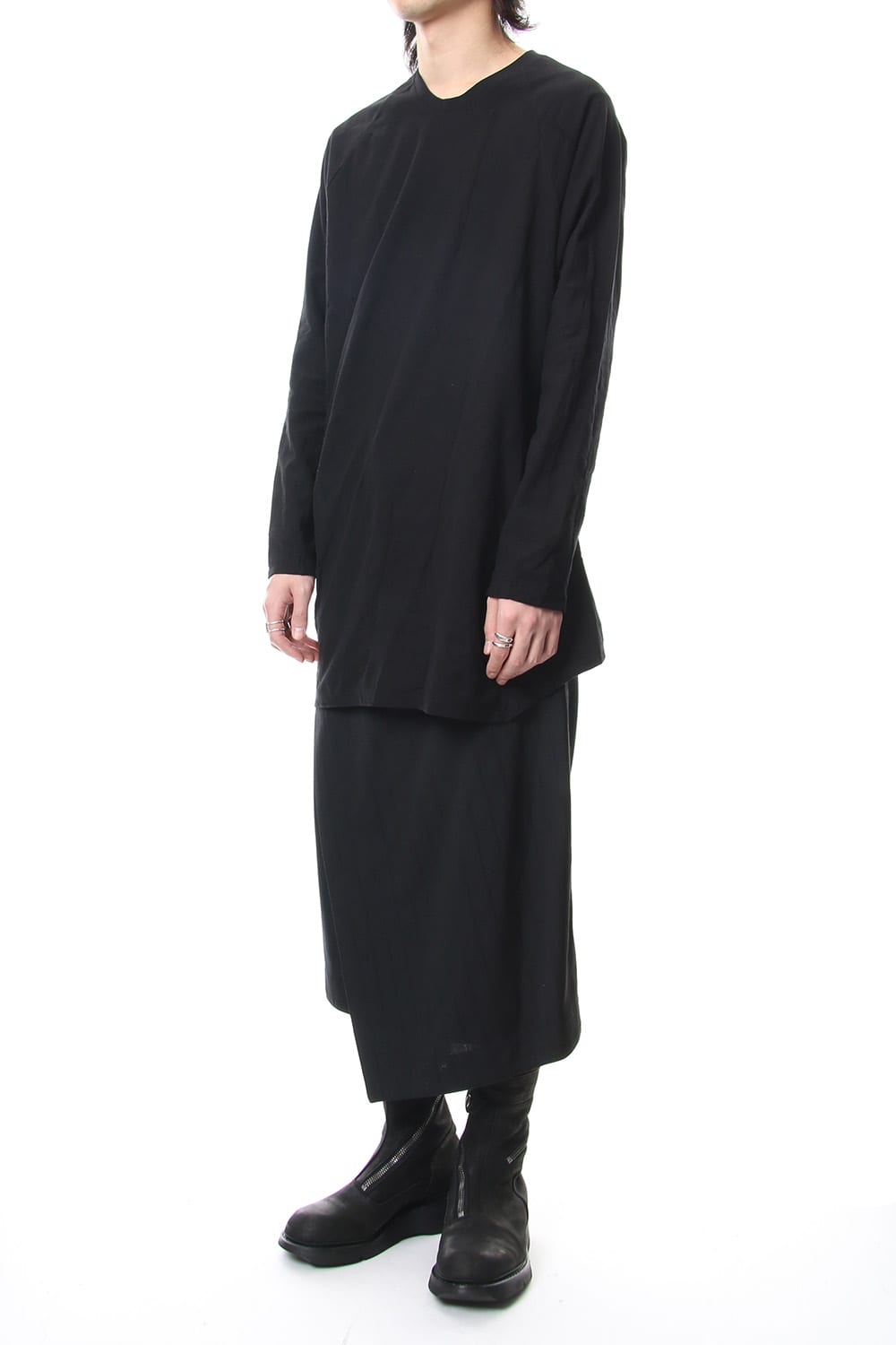 DRAPING CUT AND SEWN Black