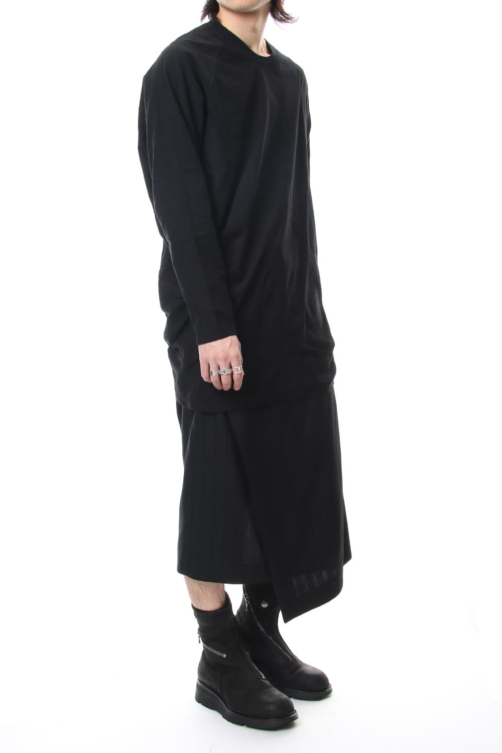 DRAPING CUT AND SEWN Black