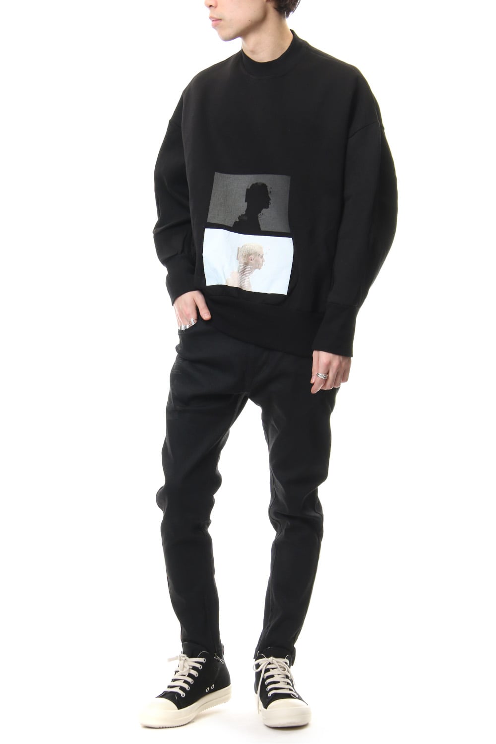 SEAMED SLEEVE PRINT SWEATSHIRT Black