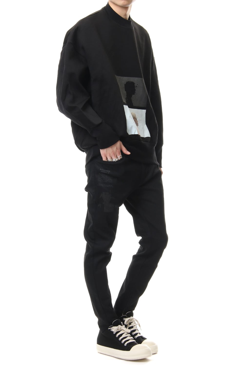 SEAMED SLEEVE PRINT SWEATSHIRT Black