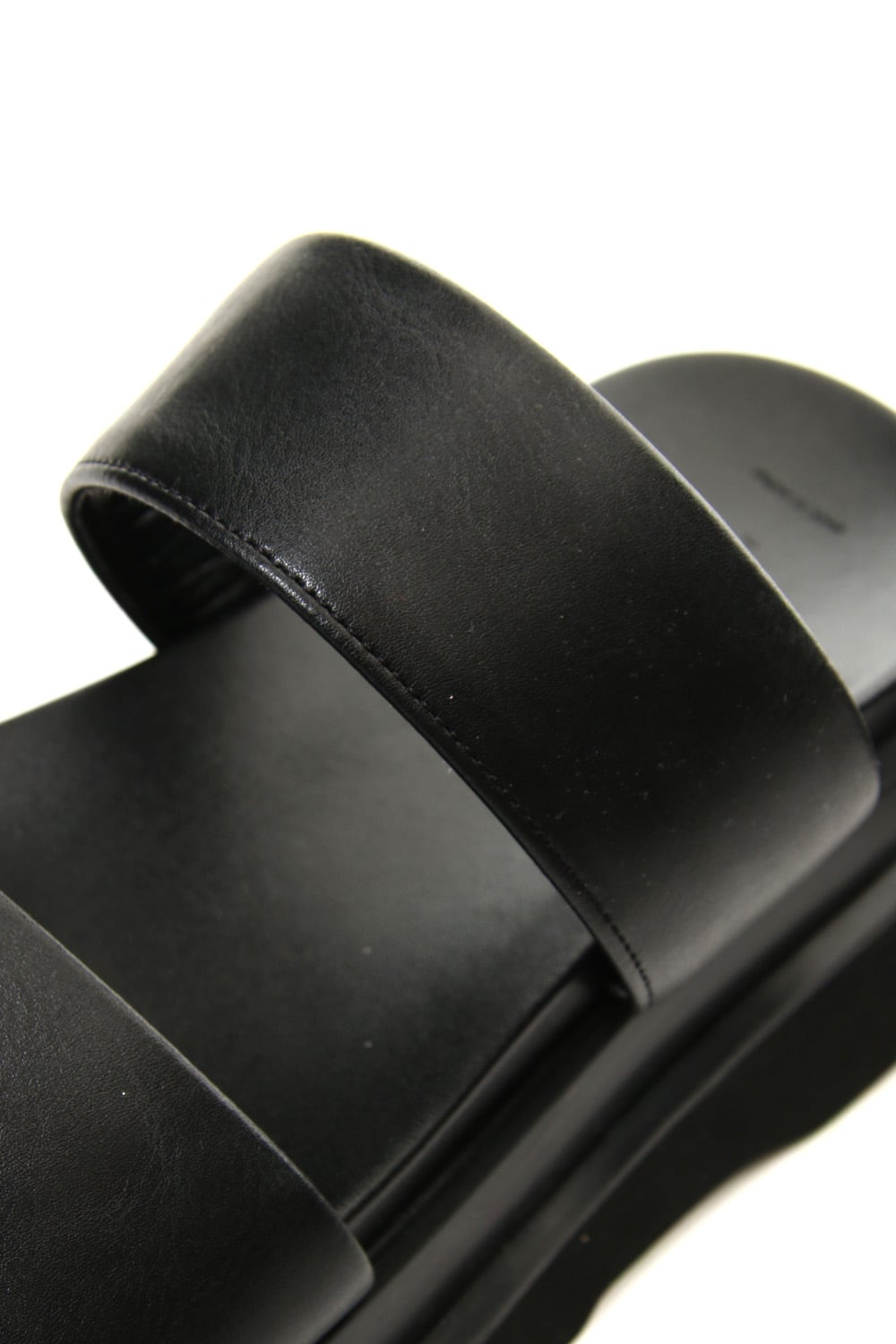 OVERLAYING BAND SANDALS