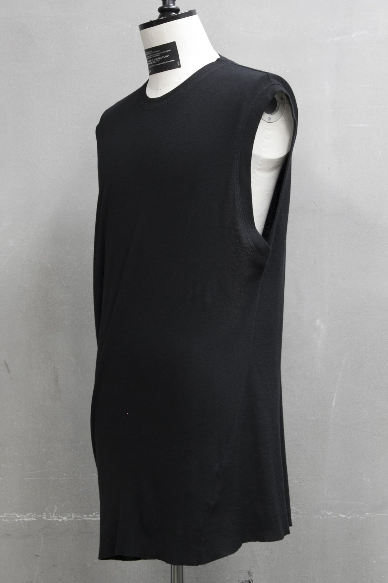 DRAPING NO SLEEVE SHIRT Black
