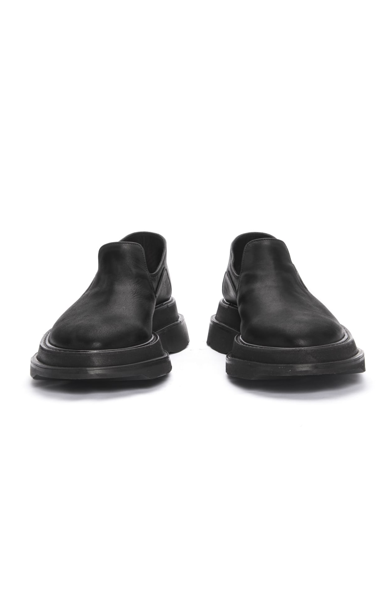 OVERLAYING DECK SHOES