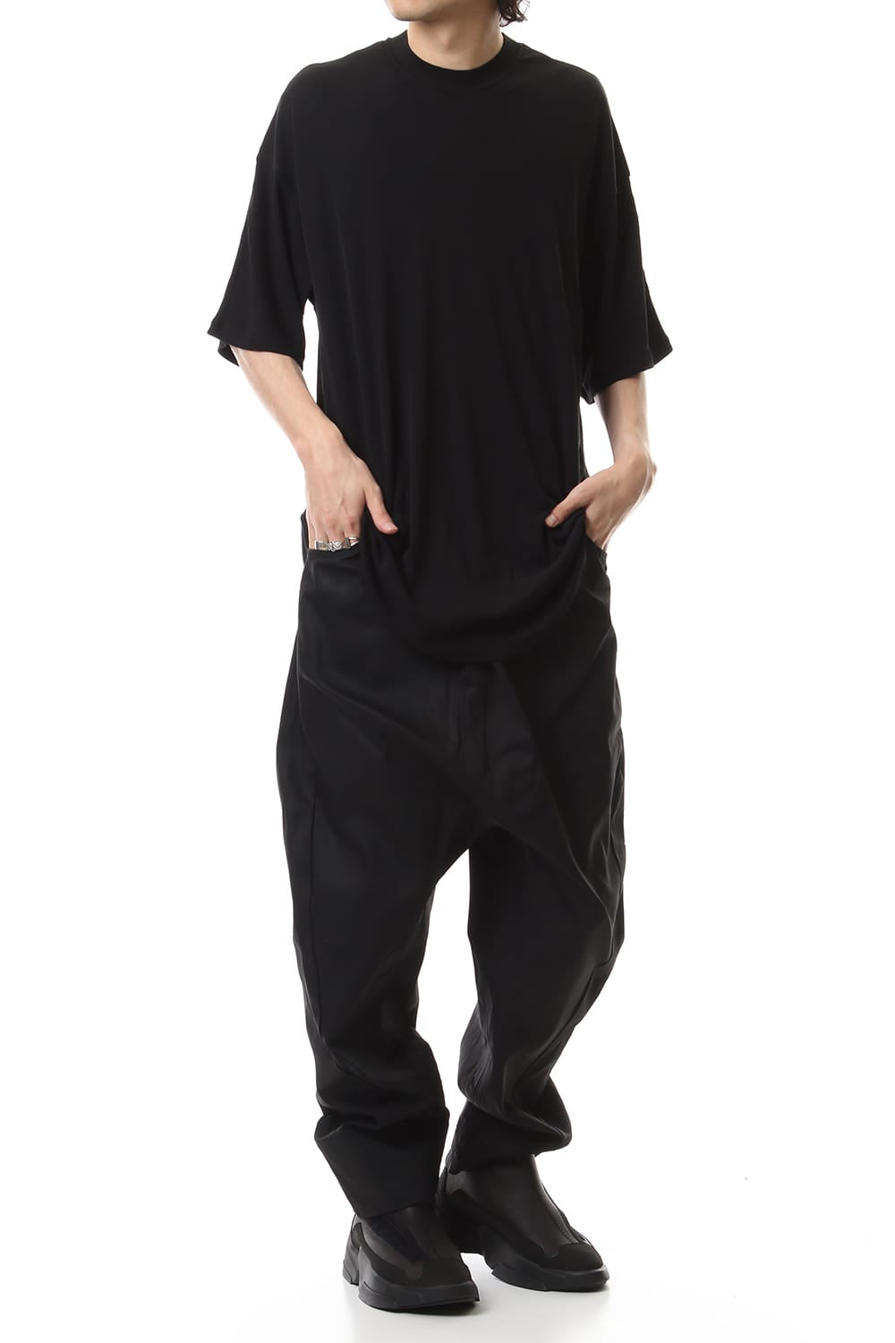 TUCKED BAGGY PANTS with KEY STRAP