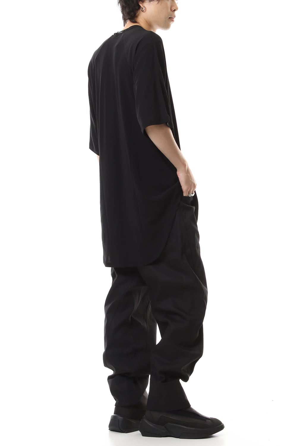 TUCKED BAGGY PANTS with KEY STRAP