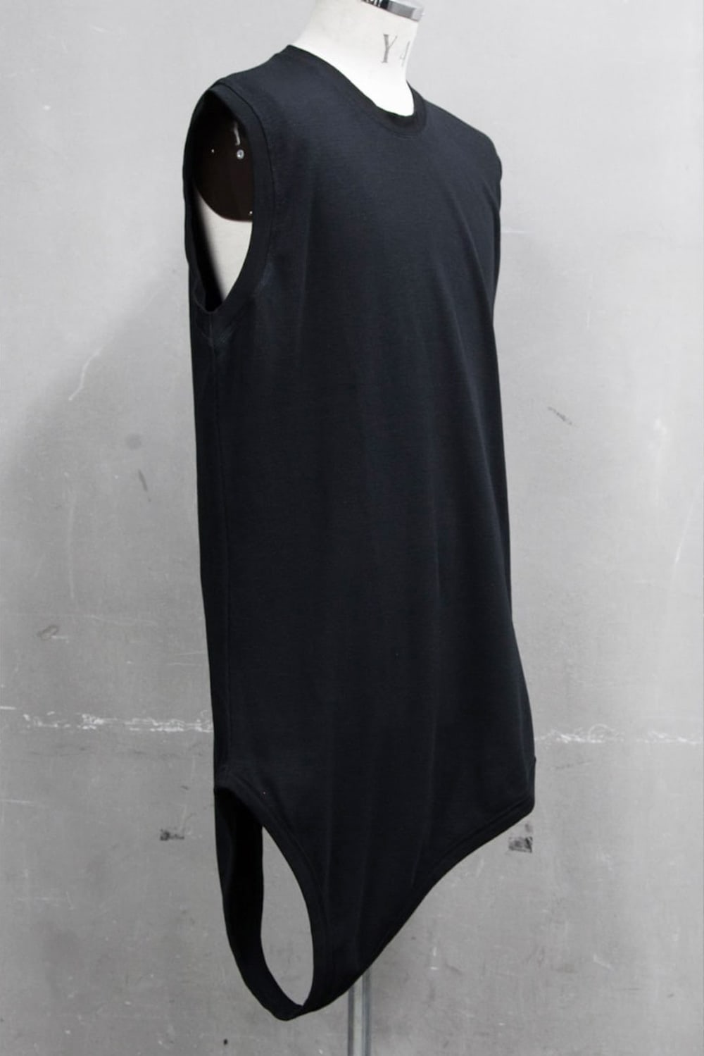 LOOP VEST Black