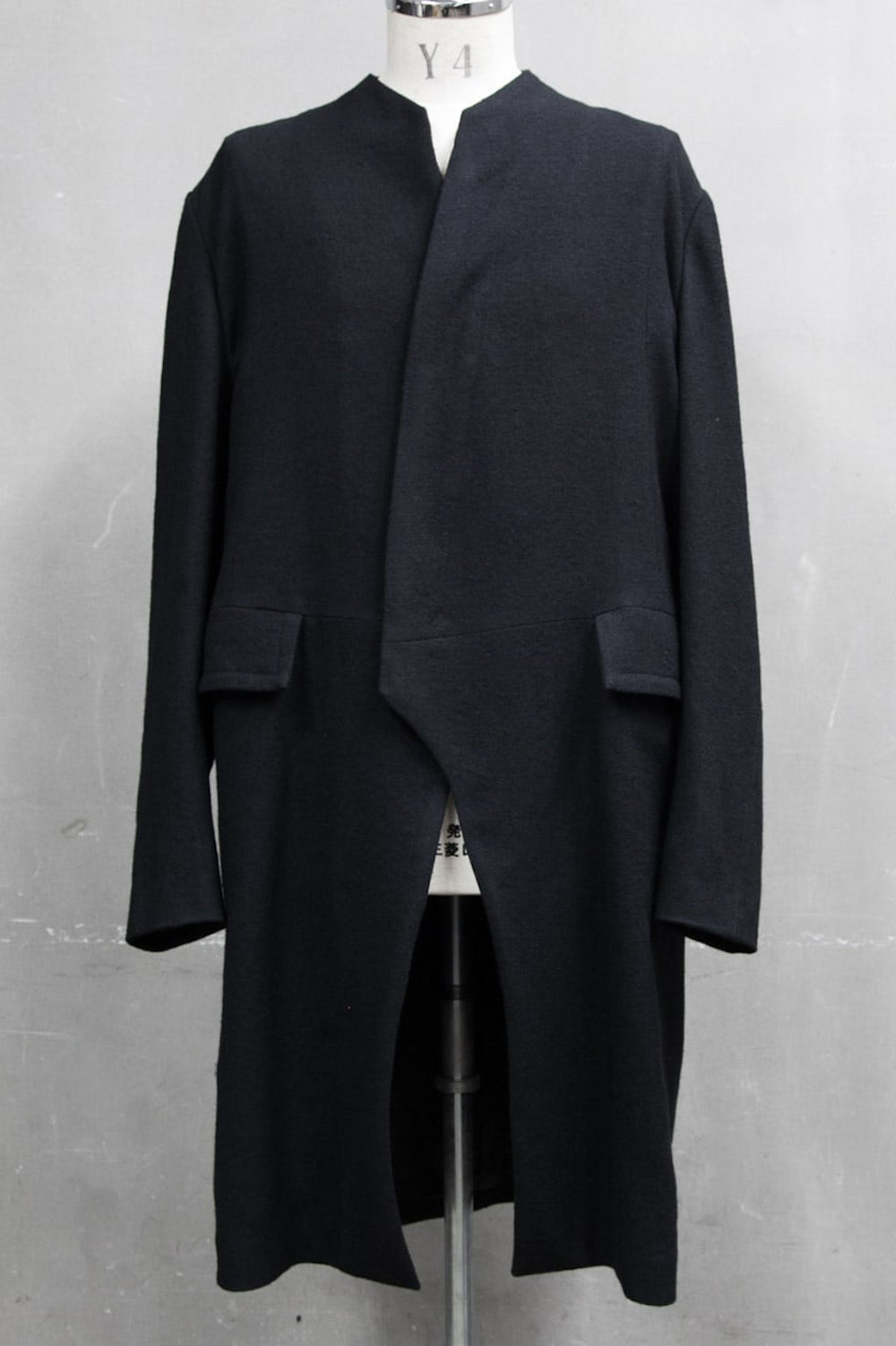 COLLARLESS TAILORED JACKET