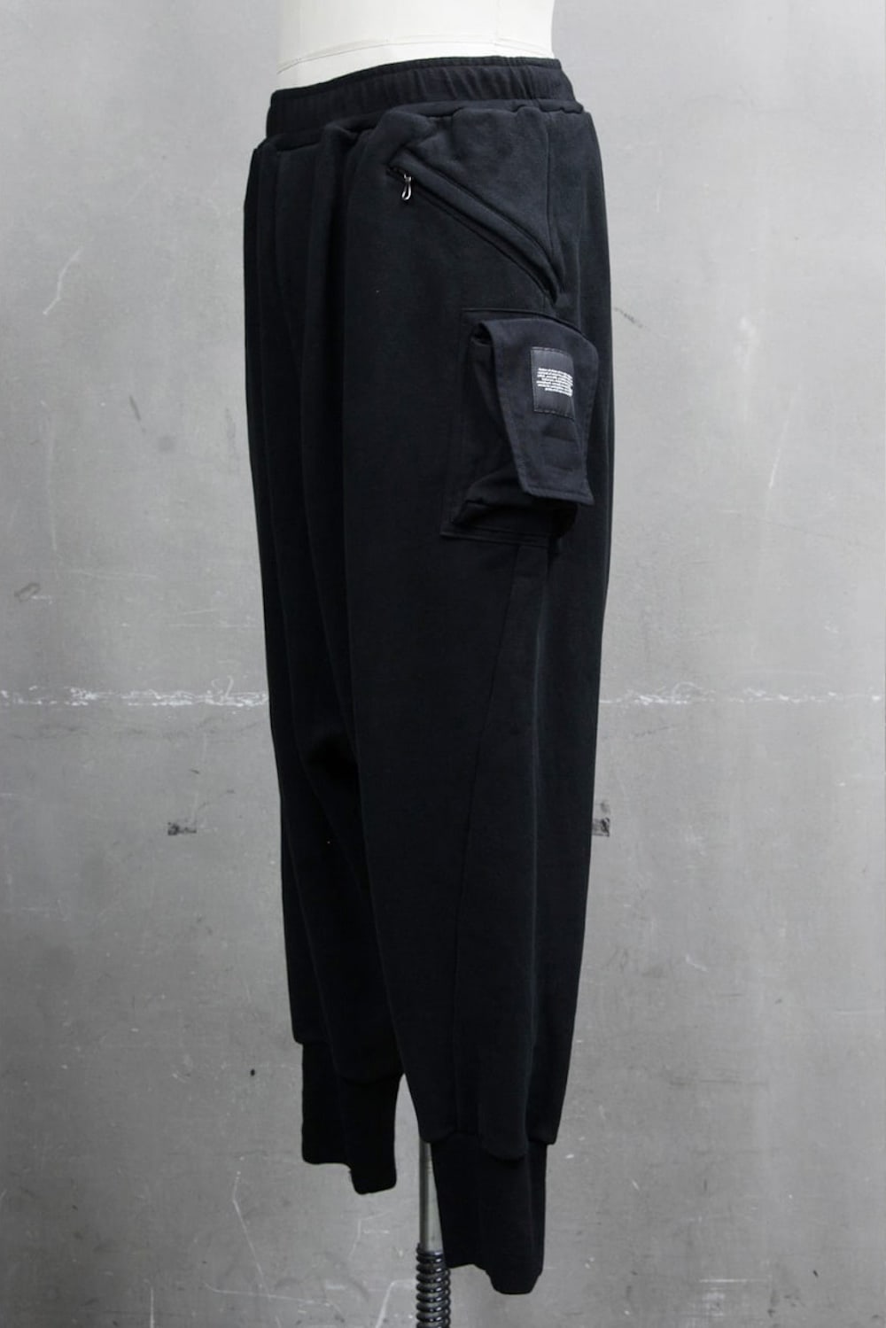LOW CROTCH TRACK PANTS Black