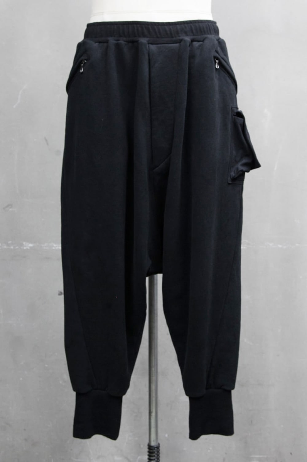 LOW CROTCH TRACK PANTS Black