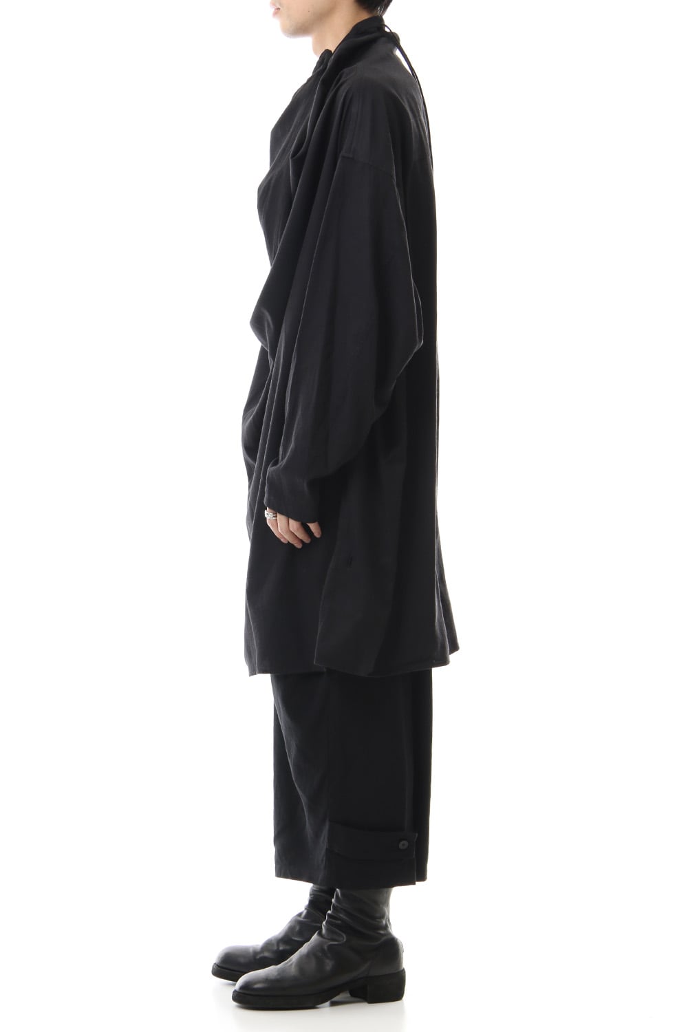 DRAPE NECK SHIRT Black