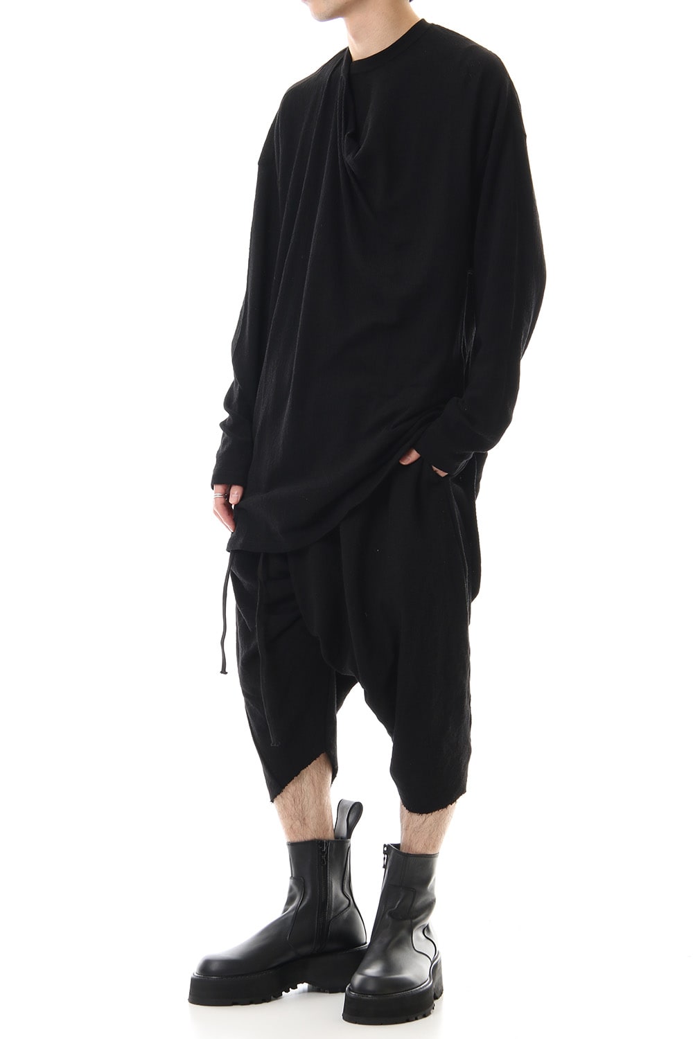 Tuck drape L/S cut & sewn Black