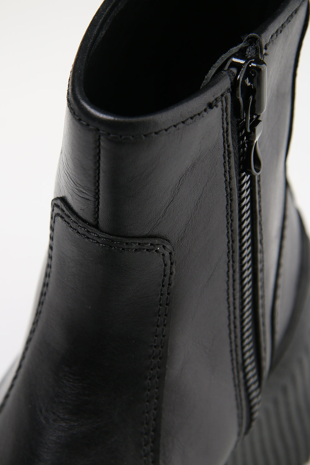 Side zip engineer boots