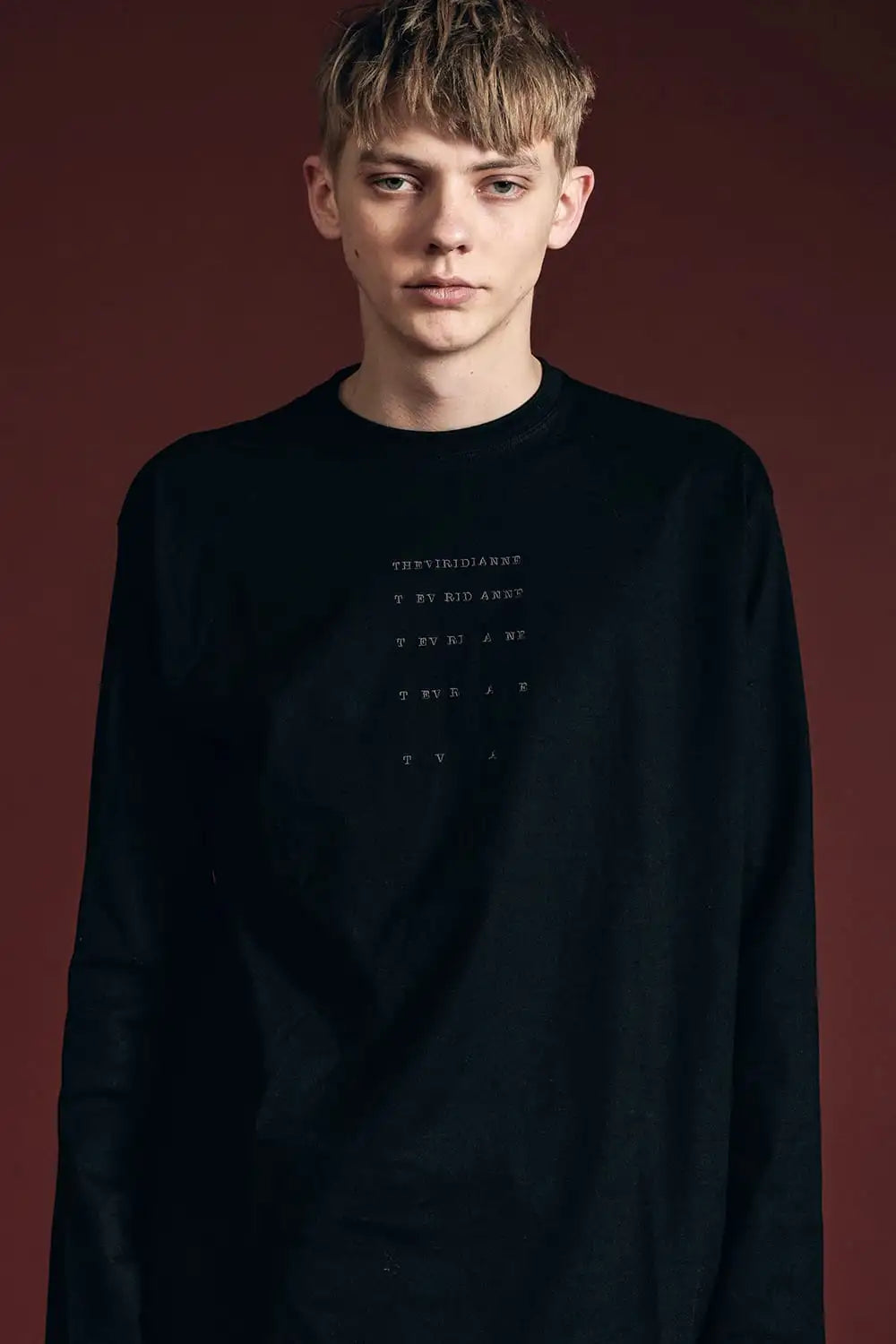 Embroidered L/S T-shirt Black