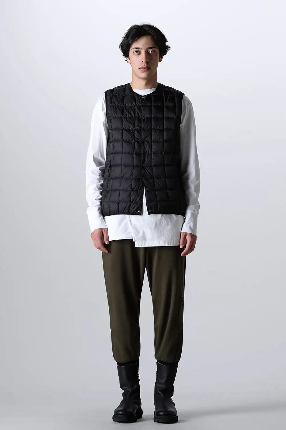 MOUNTAIN HI-SPEC CREW NECK DOWN VEST＜900FP+＞ Black