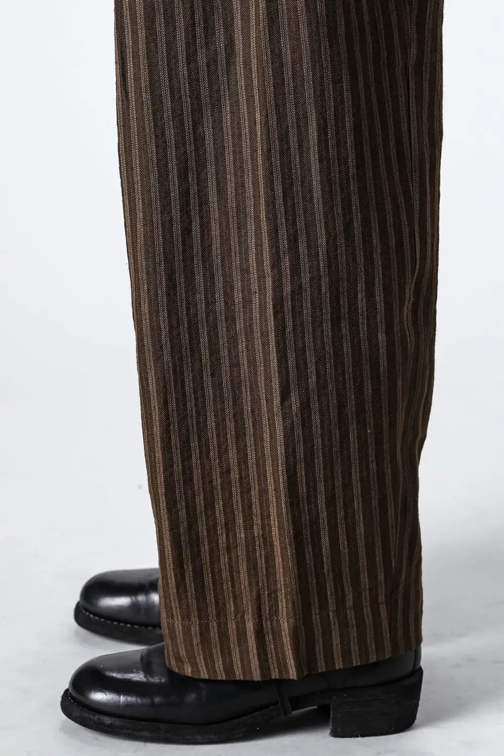 Front Pleats Tapered Long Trousers