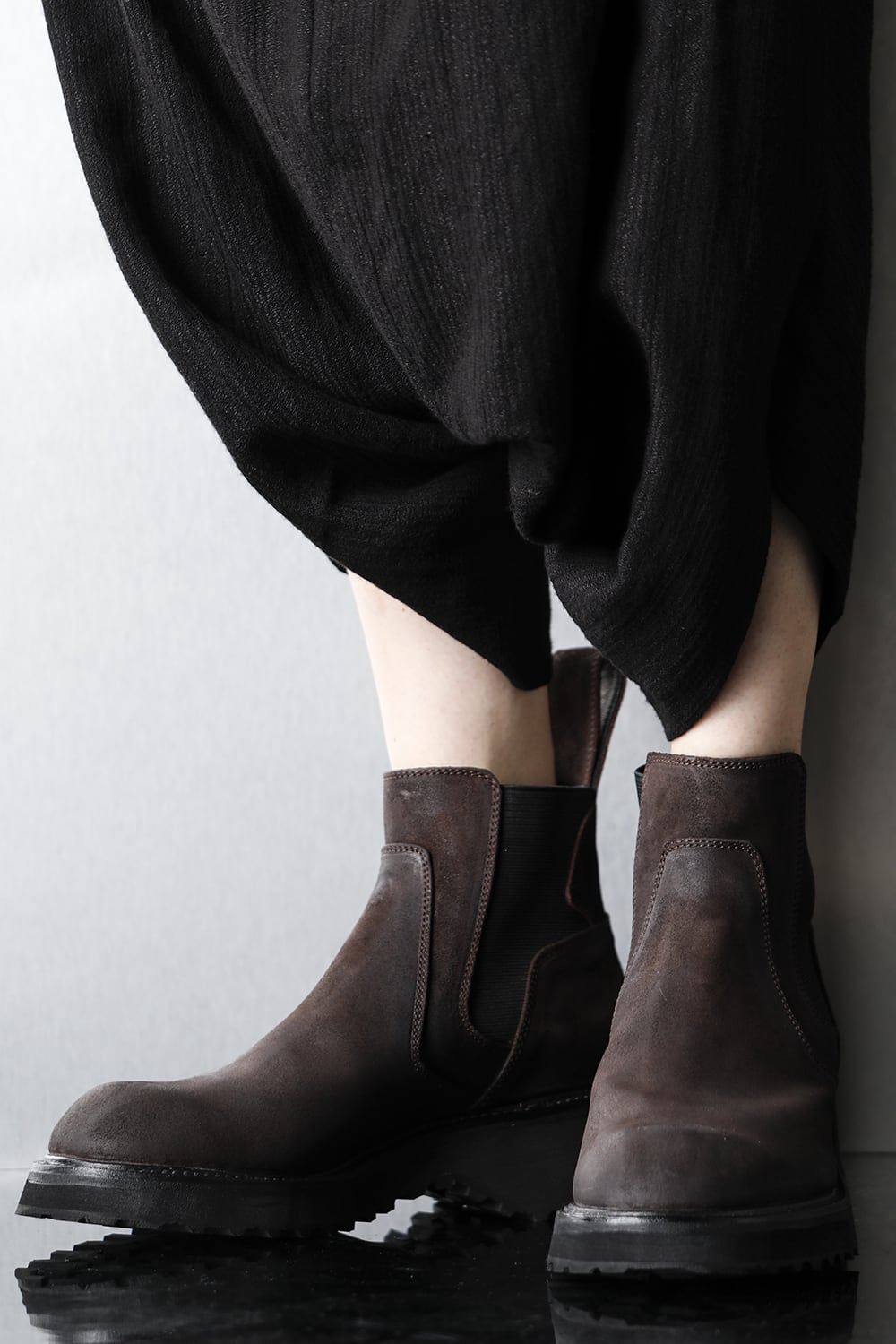 COATED SUEDE CHELSEA BOOTS BROWN