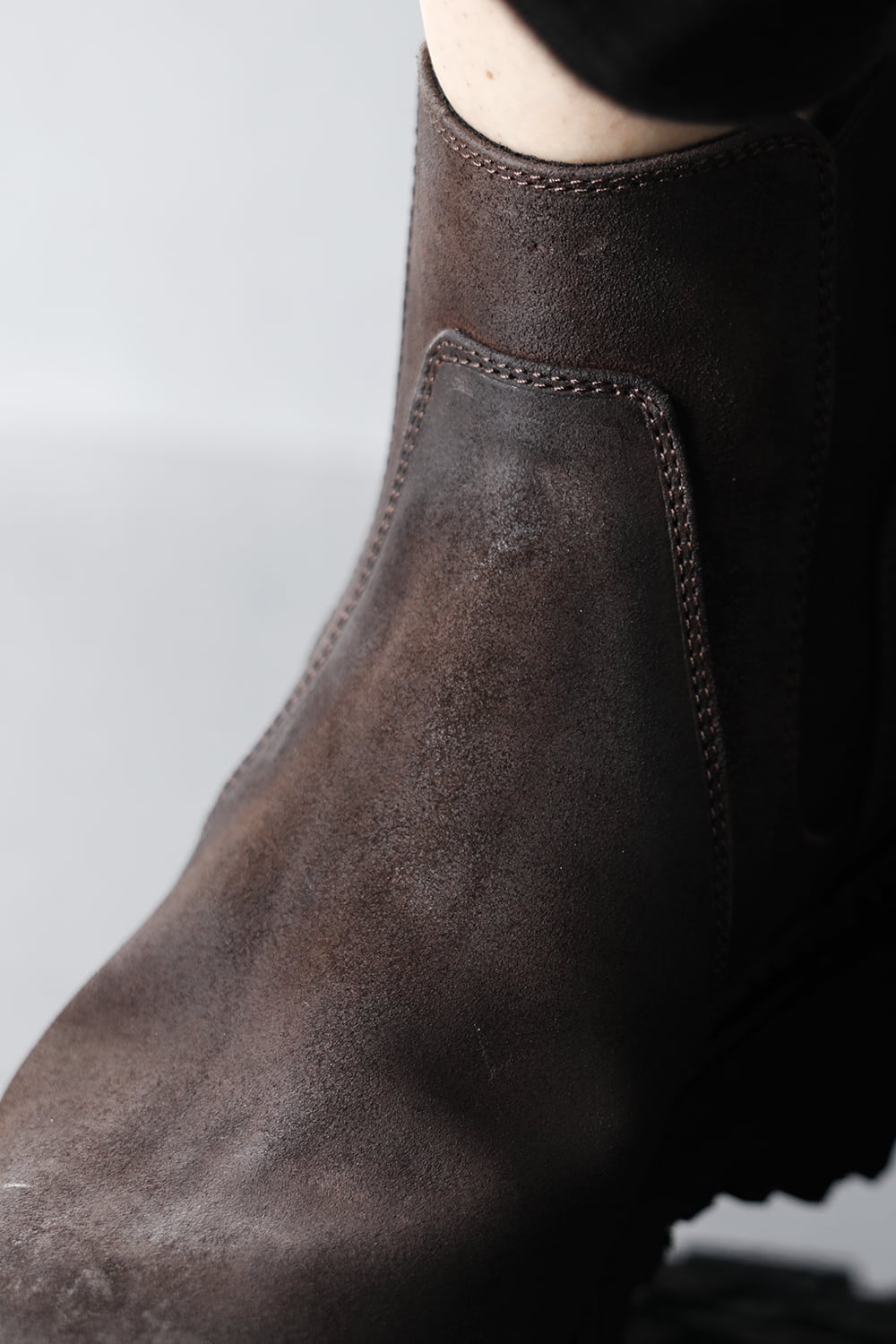 COATED SUEDE CHELSEA BOOTS BROWN