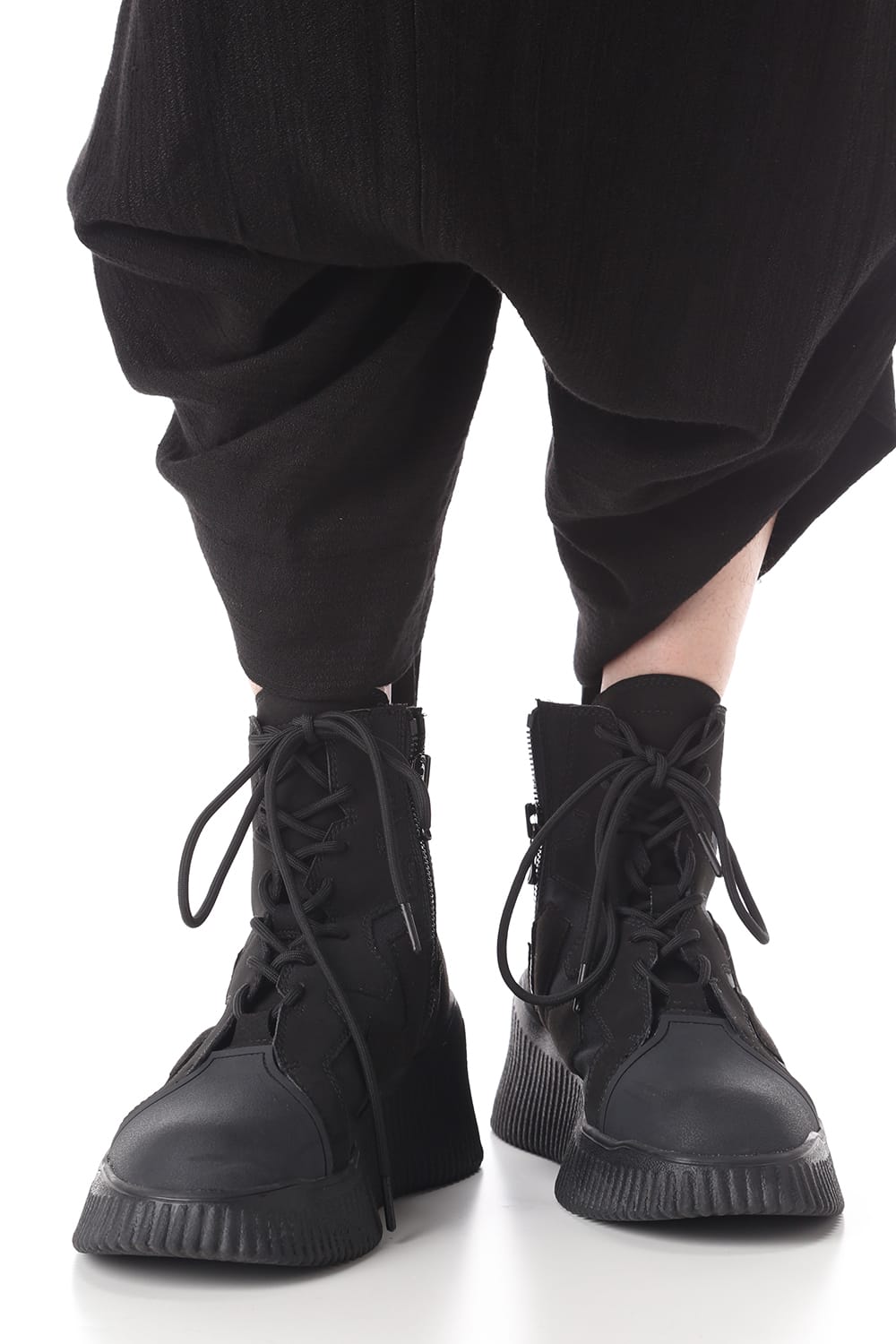 PADDED LACE-UP BOOTS BLACK