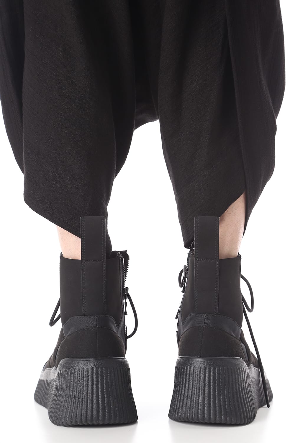 PADDED LACE-UP BOOTS BLACK