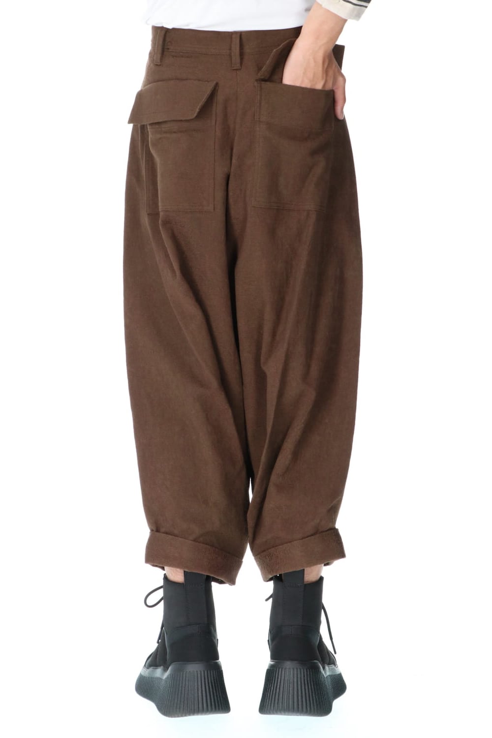 TUCK BAGGY PANTS BROWN