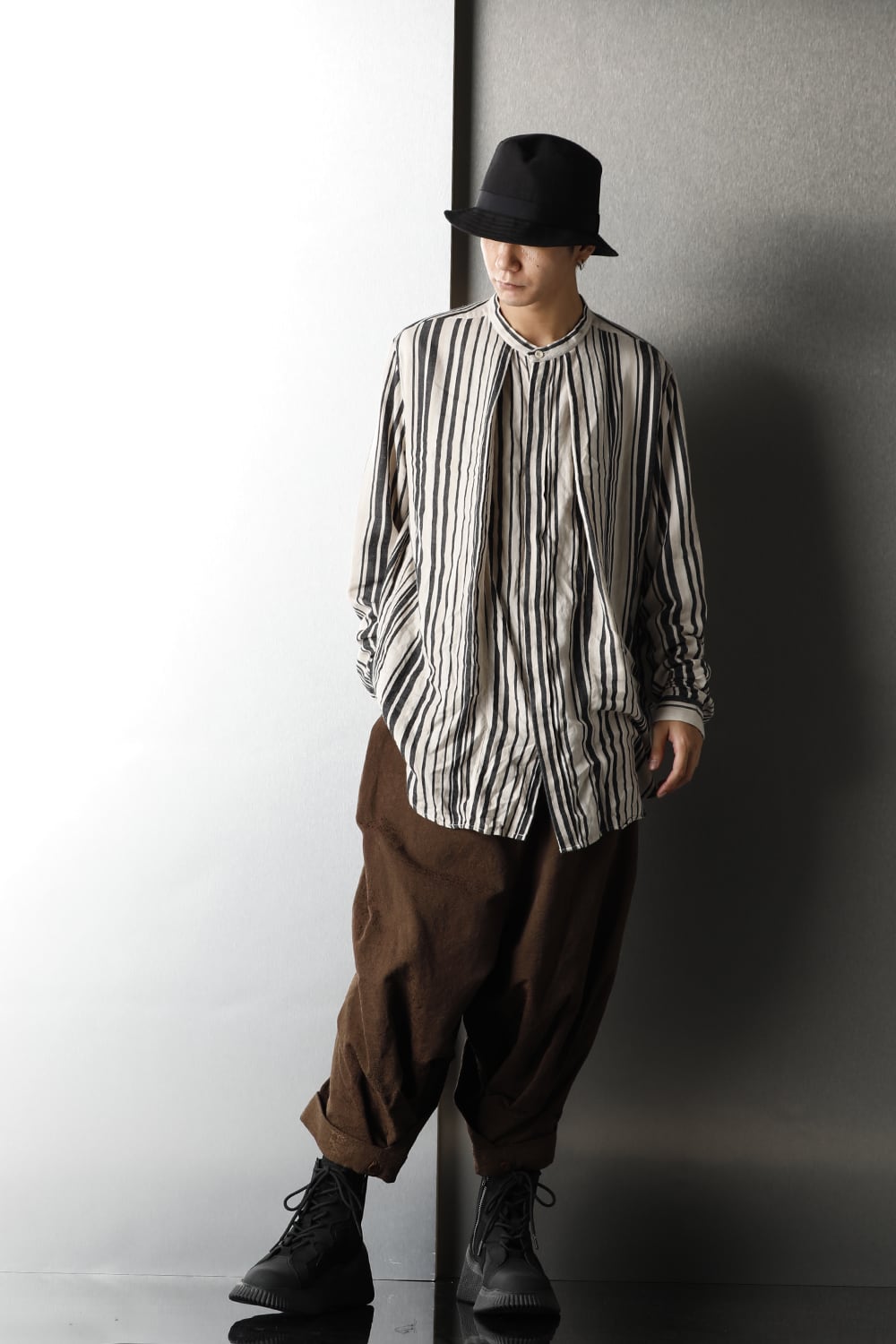 TUCK BAGGY PANTS BROWN