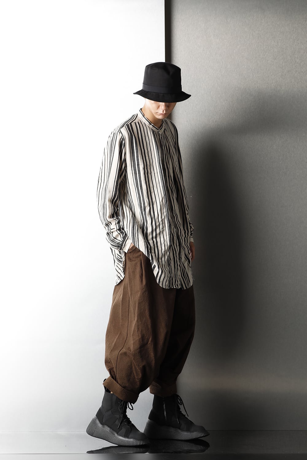 TUCK BAGGY PANTS BROWN