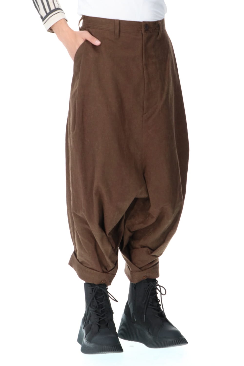 TUCK BAGGY PANTS BROWN