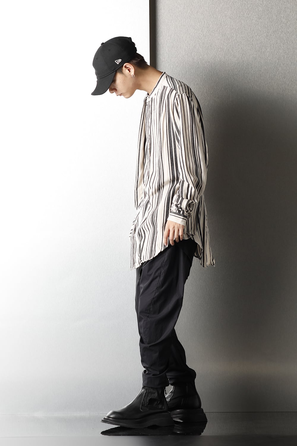 STAND COLLAR STRIPE SHIRT BEIGE