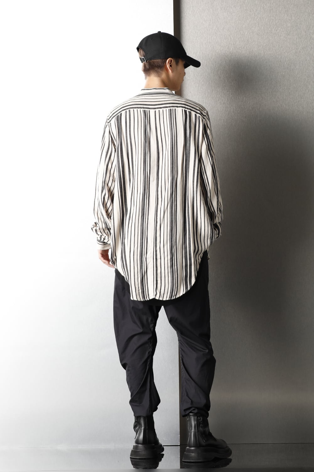 STAND COLLAR STRIPE SHIRT BEIGE