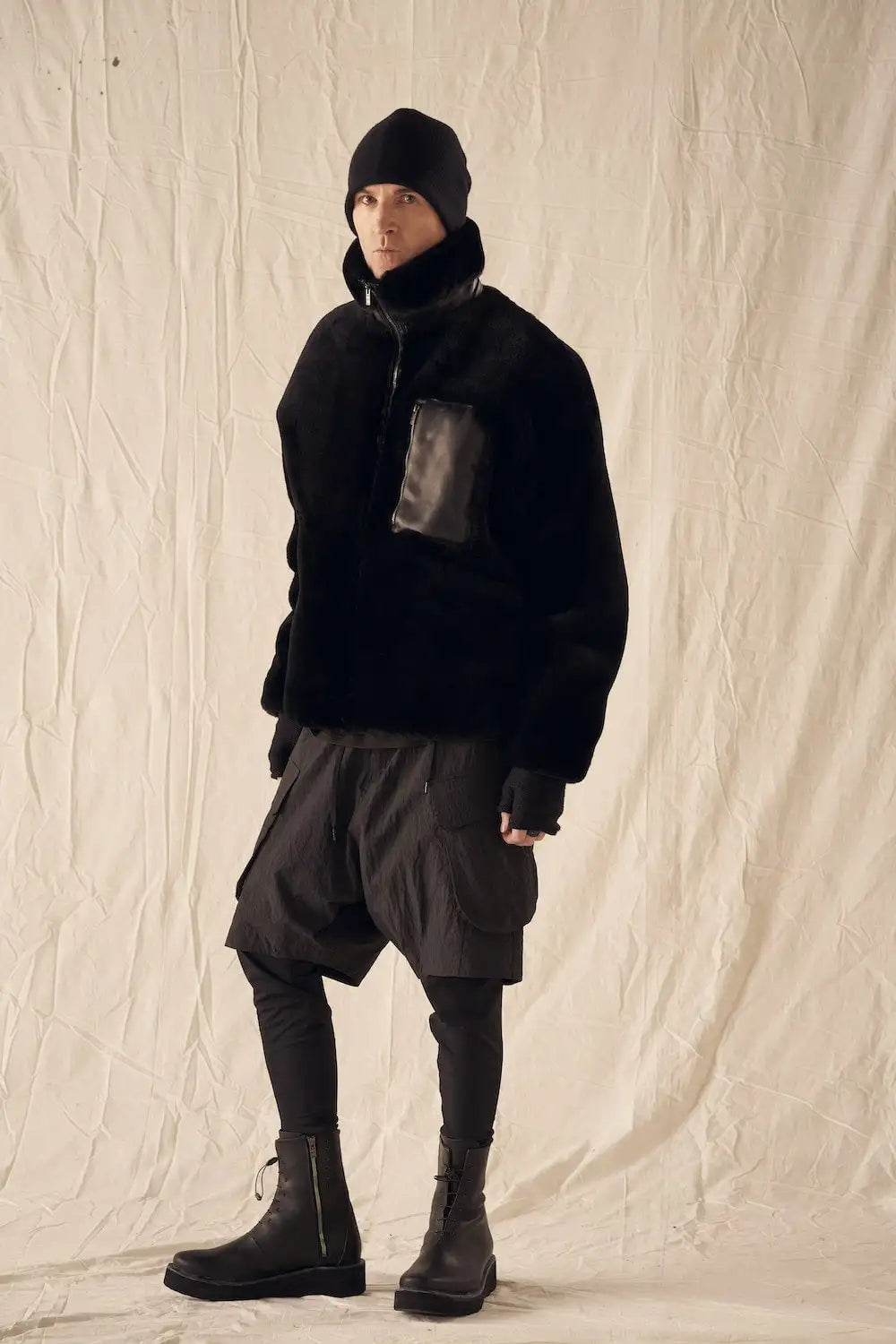 FASCINATE_THE R Limited Mouton Jacket Black