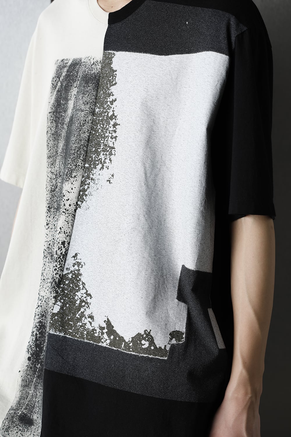 GRAPHIC T-SHIRT Ver. 3 BLACK×BEIGE