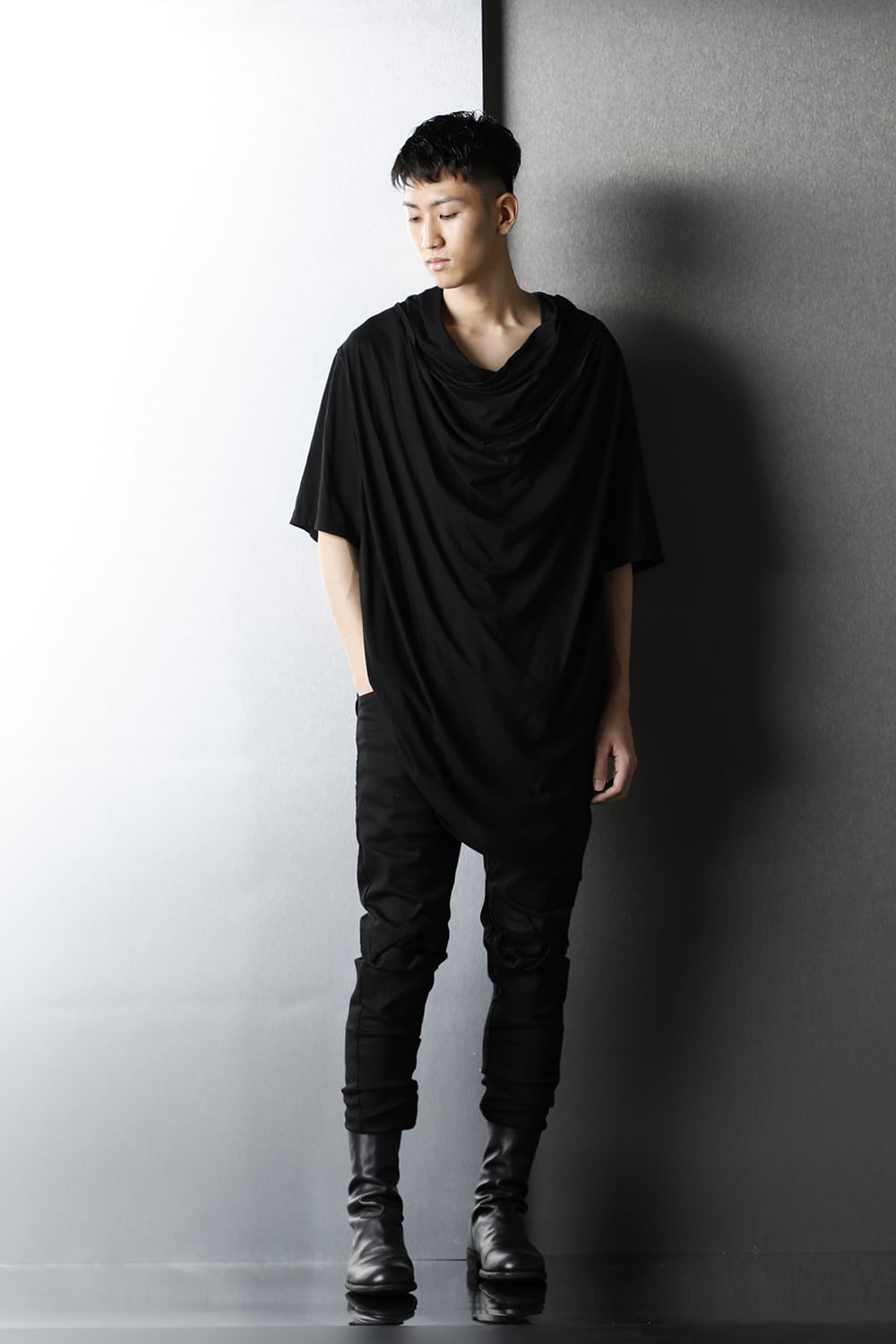 ドレープ ネック Tシャツ ブラック