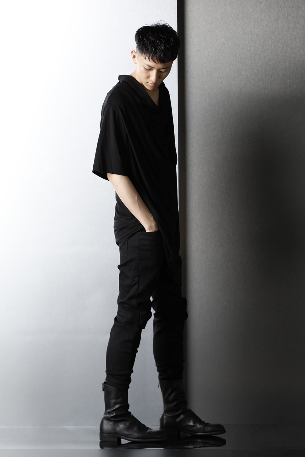 ドレープ ネック Tシャツ ブラック