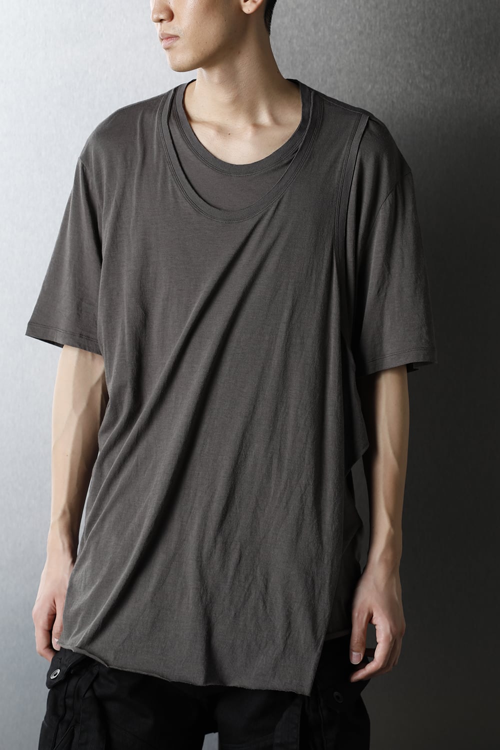 LAYERED NECK T-SHIRT GRAY