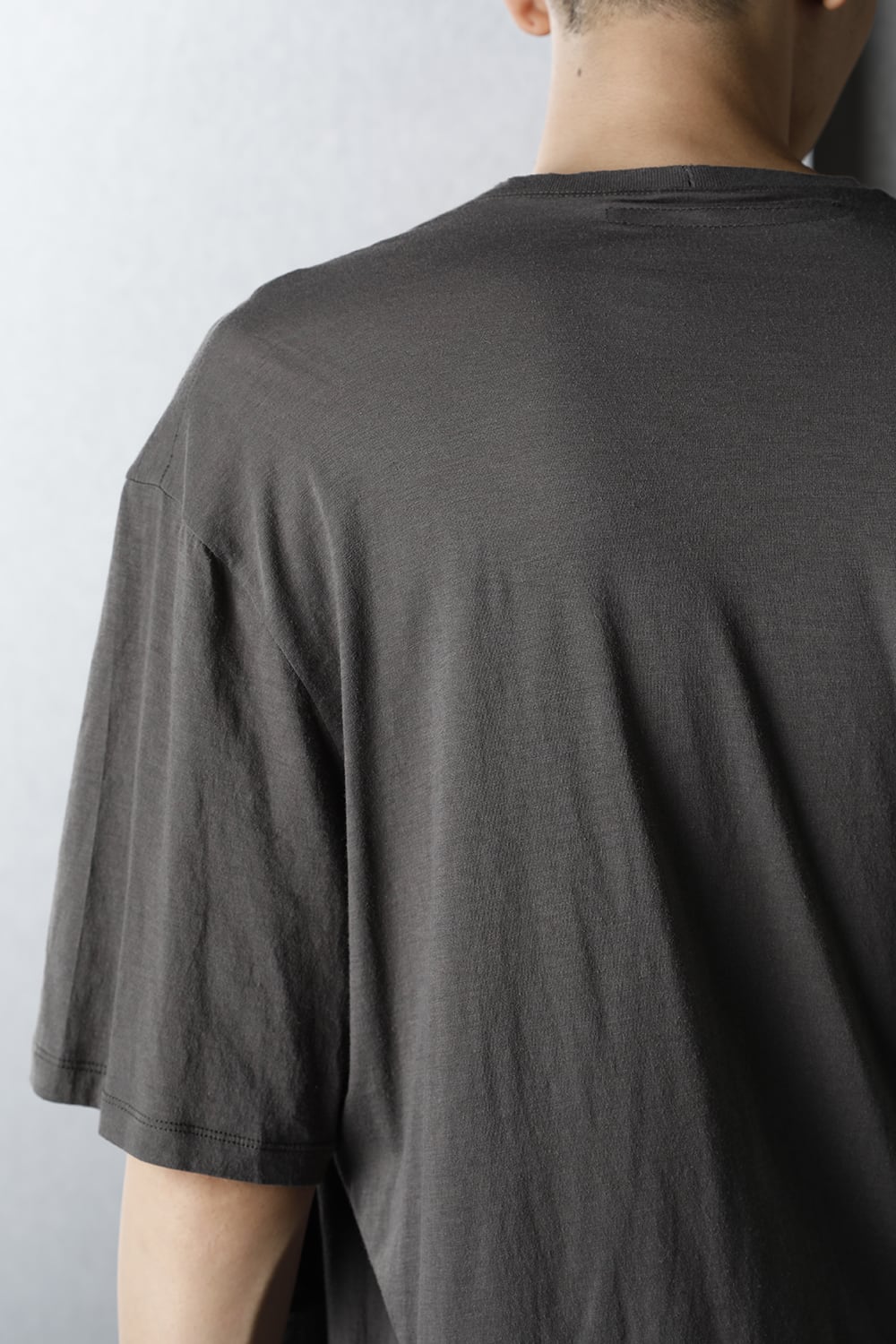 LAYERED NECK T-SHIRT GRAY