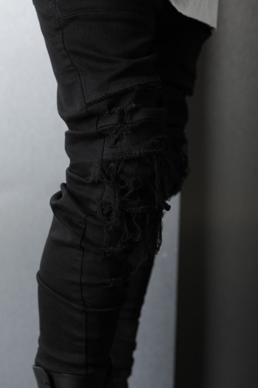 CRASH DESTROYED PANTS BLACK