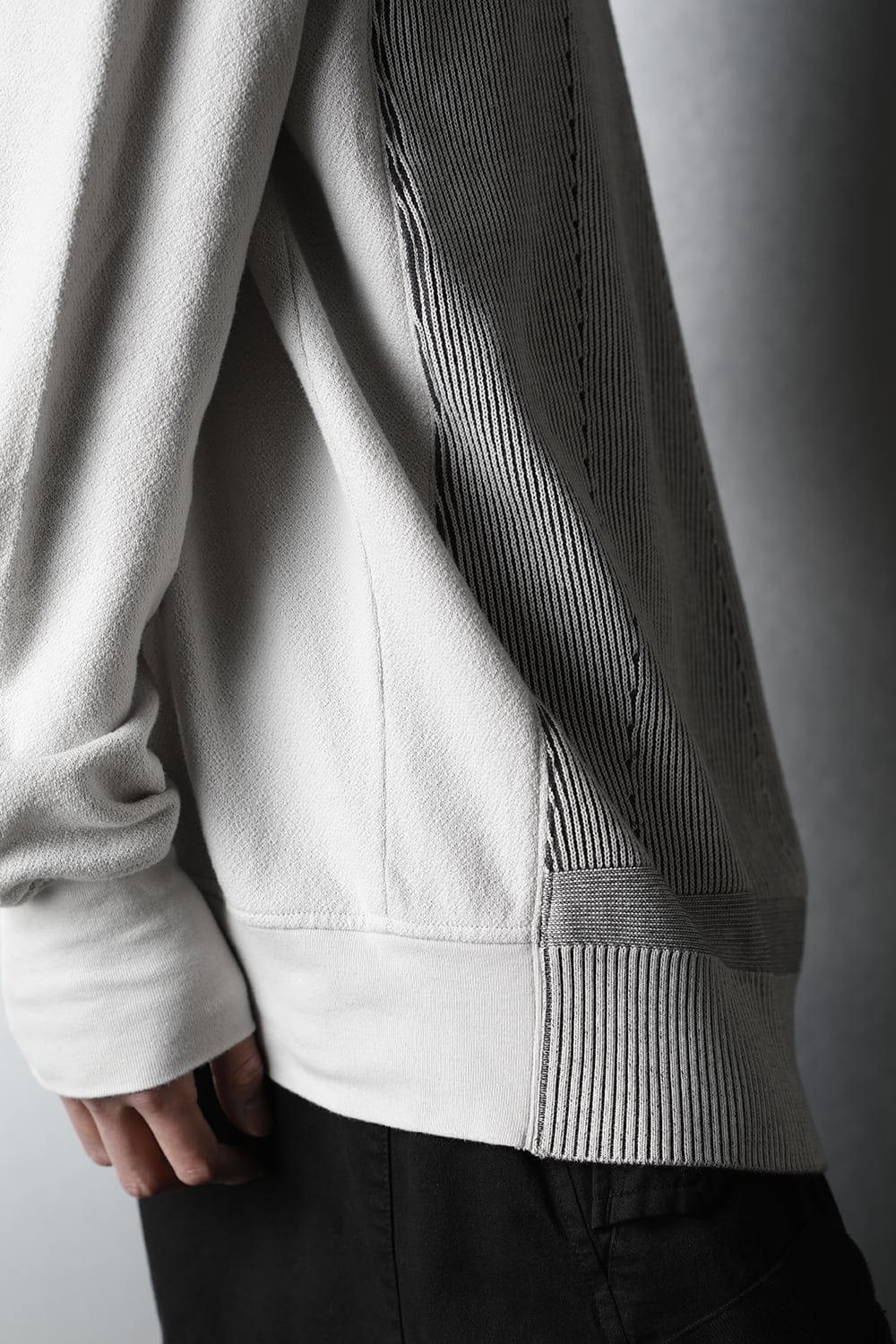 Front Knit Sweatshirt Plaster