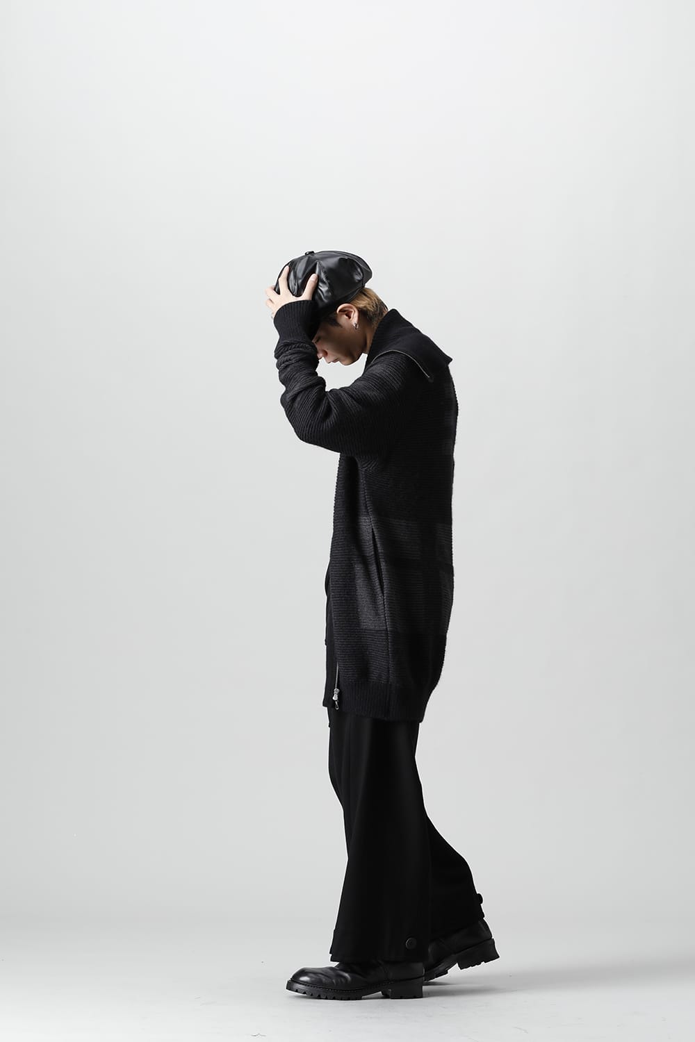 Front zip High neck knit Black